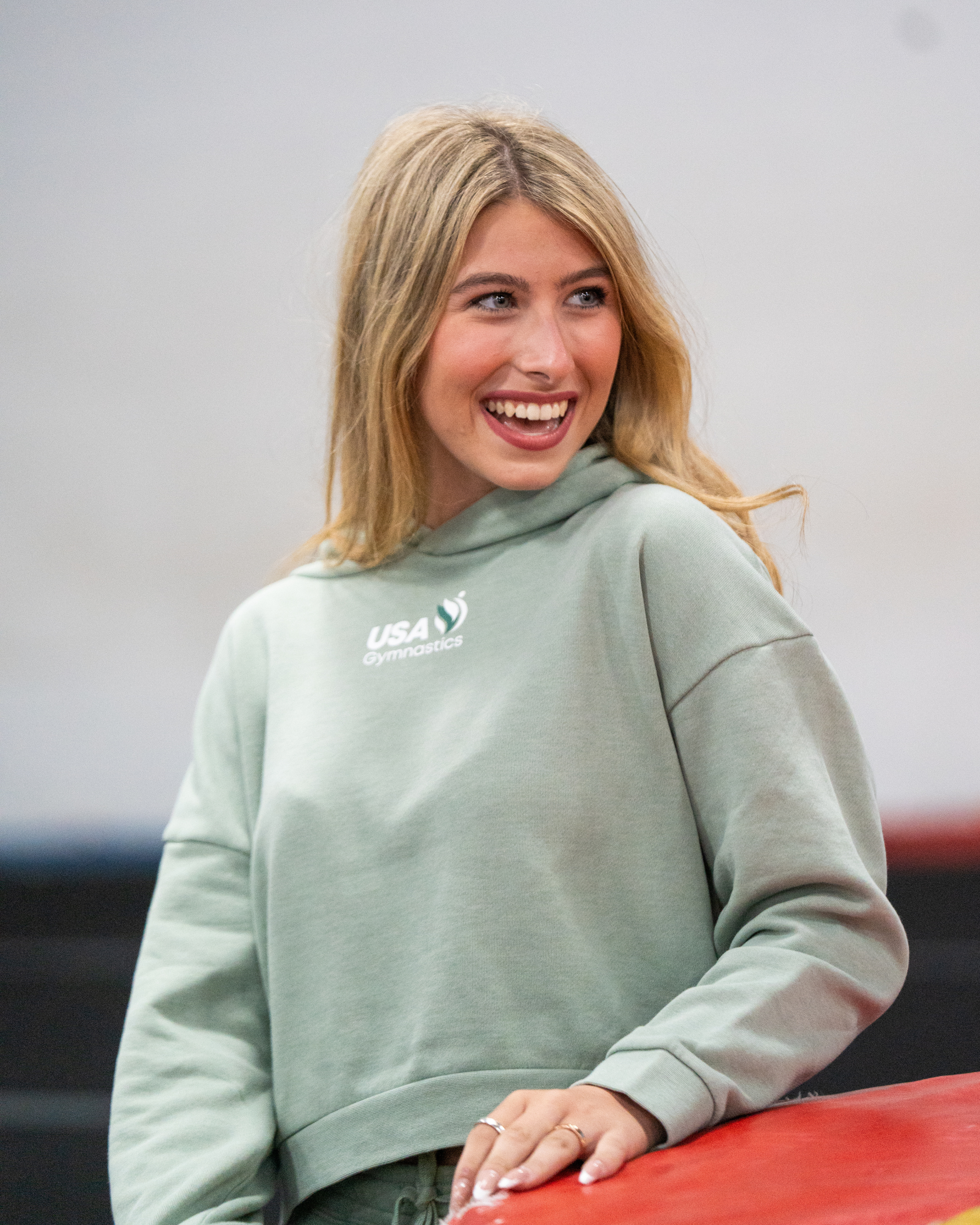 USAG Logo Crop Hoodie – USAGYMSTORE